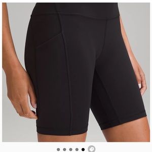 Lululemon biker shorts with pockets